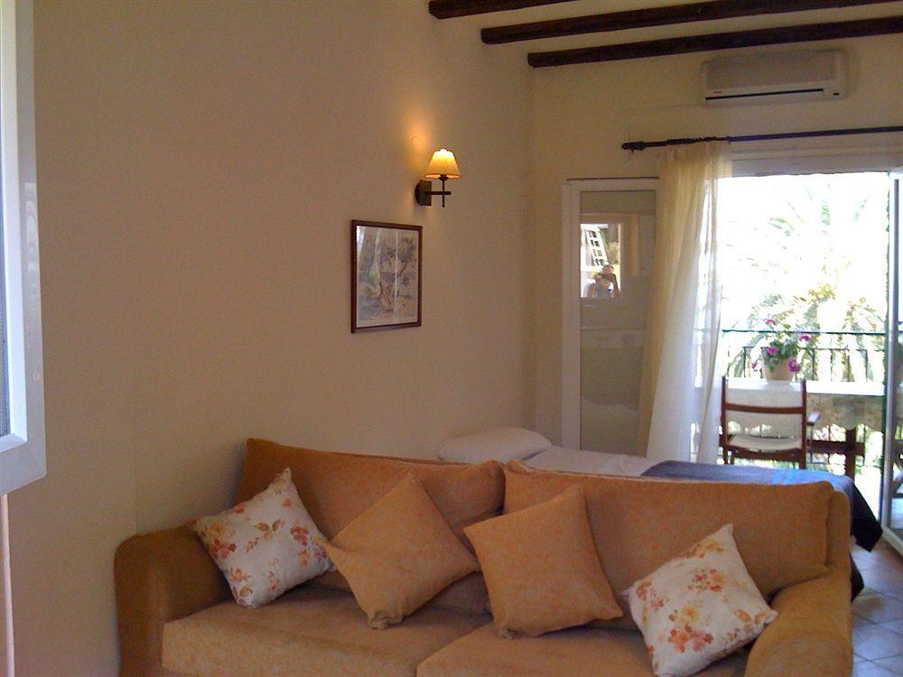 Panorama Hideaway Aparthotel Δασιά Εξωτερικό φωτογραφία